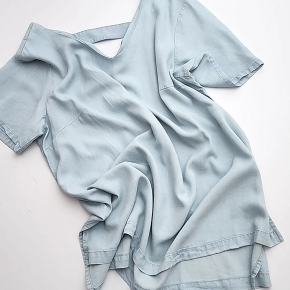 Ellen Tracy 100% Tencel Light Blue Denim V-Neck Cutout Short Sleeves Top Size 1X - Picture 7 of 14